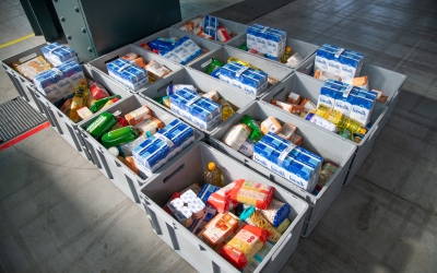 Lots de menjar de Creu Roja, a punt per reperitr-se | Roger Benet